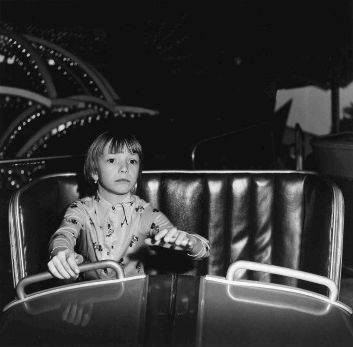 Mädchen im Karussell, 1982<br>monochrome photography<br>30x30cm